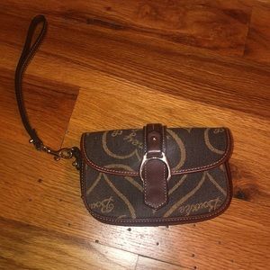 Dooney & Bourke wristlet
